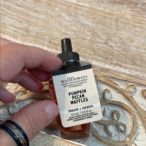 Wallflower Pumpkin Pecan Waffles Fragrance Refill - Warm Amber